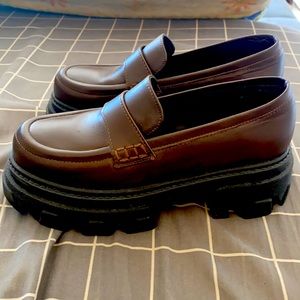 Anthropologie x Aloha sz35 trailblazer coffee